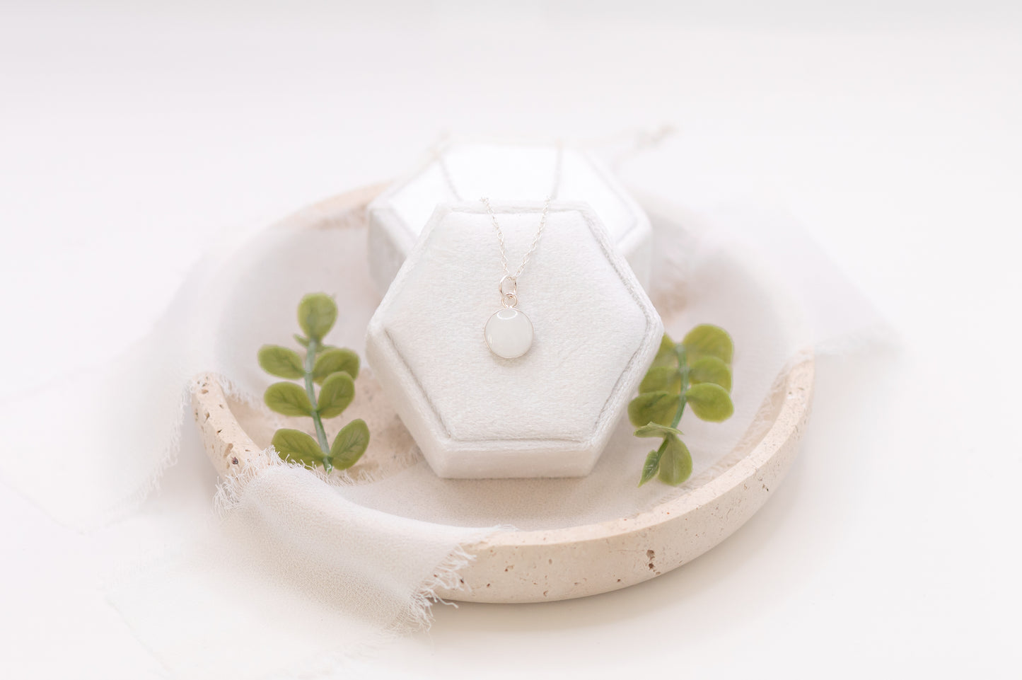 medium circle necklace